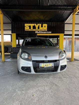 RENAULT SANDERO 1.0 EXPRESSION 16V FLEX 4P MANUAL RENAULT SANDERO 1.0 EXPRESSION 16V FLEX 4P MANUAL
